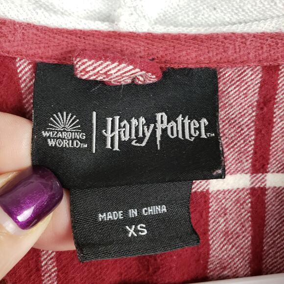Harry Potter Size XS Hooded Flannel Gryffindor Embroidered Red Plaid‎ Hogwarts - Picture 5 of 12